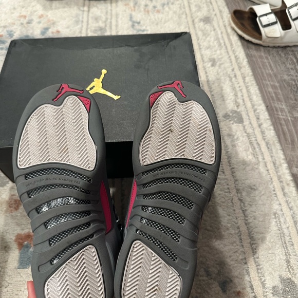 Jordan 12 Retro GG Wolf Gray and Vivid Pink - Picture 5 of 6
